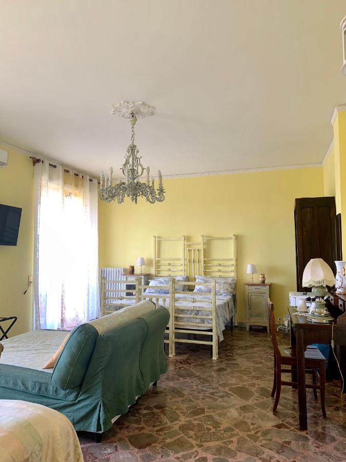 Larala' Panzió Lecce Kültér fotó